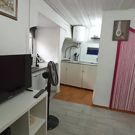 Martim Moniz Low Cost Apartment Lisbon